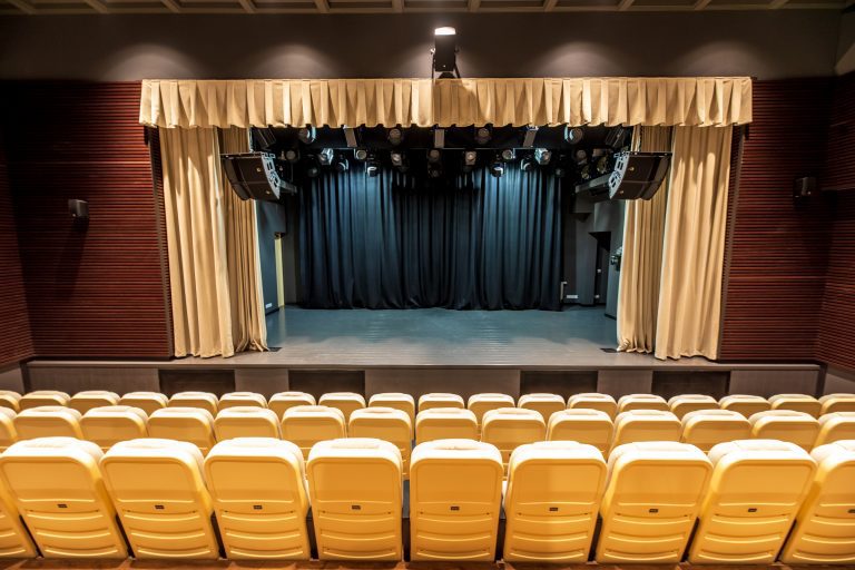Kurhauzo teatro salė